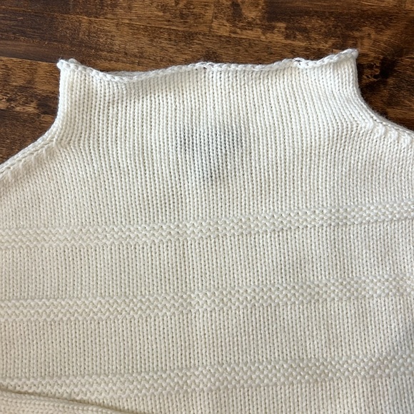 JESSICA SIMPSON Ivory Chunky Knit Funnel Neck Bell Sleeve Sweater Size Large - Picture 12 of 15